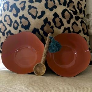 Set of 2 dipping bowls
